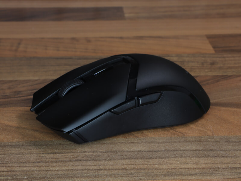 Razer Cobra HyperSpeed LIGHTWEIGHT CHROMA TRI-MODE MULTI-DEVICE Focus X 26K Optical Sensor AI PROMPT MASTER.JPG